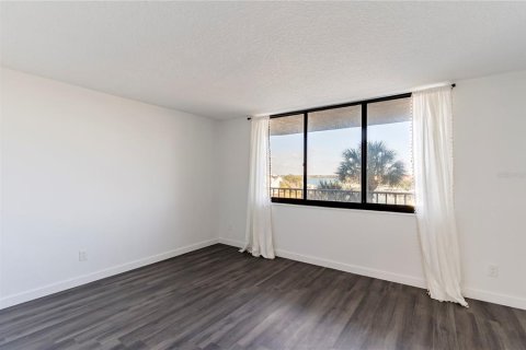 Condominio en venta en Clearwater, Florida, 2 dormitorios, 126.63 m2 № 2232883 - foto 16