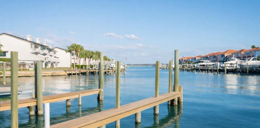 Condominio en Clearwater, Florida, 2 dormitorios  № 2232883