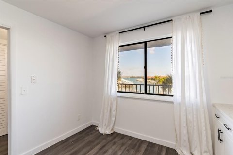 Condominio en venta en Clearwater, Florida, 2 dormitorios, 126.63 m2 № 2232883 - foto 10