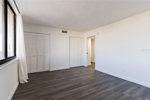 Condominio en venta en Clearwater, Florida, 2 dormitorios, 126.63 m2 № 2232883 - foto 18