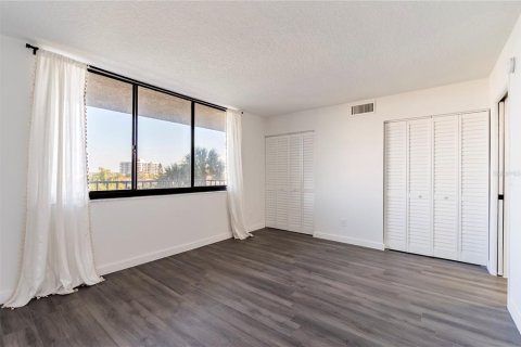Condominio en venta en Clearwater, Florida, 2 dormitorios, 126.63 m2 № 2232883 - foto 17