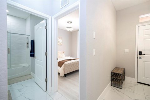 Touwnhouse à vendre à Kissimmee, Floride: 4 chambres, 151.99 m2 № 2314555 - photo 9