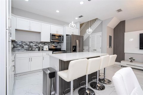Touwnhouse à vendre à Kissimmee, Floride: 4 chambres, 151.99 m2 № 2314555 - photo 18