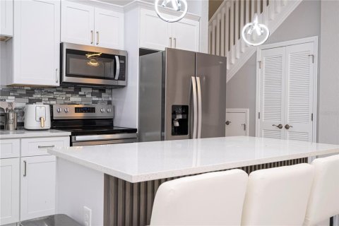 Touwnhouse à vendre à Kissimmee, Floride: 4 chambres, 151.99 m2 № 2314555 - photo 19