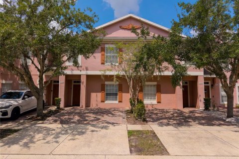 Touwnhouse à vendre à Kissimmee, Floride: 4 chambres, 151.99 m2 № 2314555 - photo 2