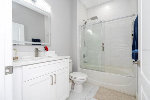 Touwnhouse à vendre à Kissimmee, Floride: 4 chambres, 151.99 m2 № 2314555 - photo 17