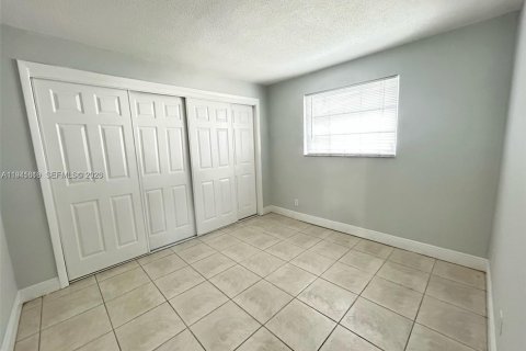 Propiedad comercial en venta en Dania Beach, Florida, 140.1 m2 № 1998906 - foto 5