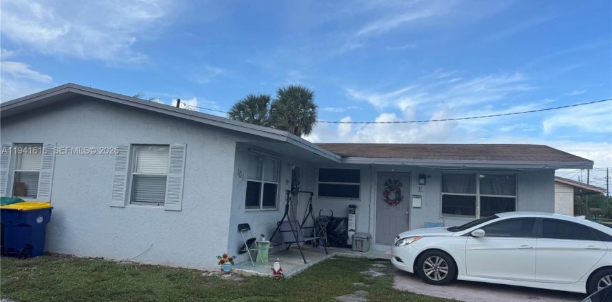 Propiedad comercial en Dania Beach, Florida 140.1 m2 № 1998906