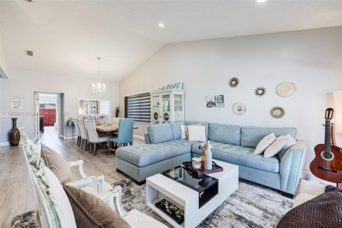 Casa en venta en Weston, Florida, 4 dormitorios, 192.4 m2 № 1872599 - foto 7