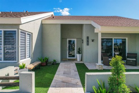 Casa en venta en Weston, Florida, 4 dormitorios, 192.4 m2 № 1872599 - foto 2