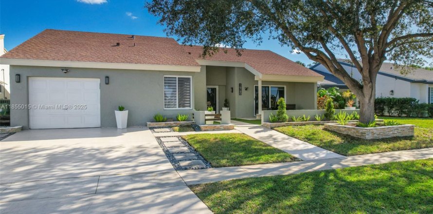 Casa en Weston, Florida 4 dormitorios, 192.4 m2 № 1872599