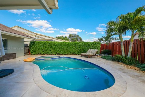 Casa en venta en Weston, Florida, 4 dormitorios, 192.4 m2 № 1872599 - foto 5
