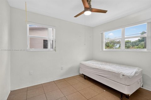 Casa en venta en Pembroke Pines, Florida, 2 dormitorios, 83.33 m2 № 1891204 - foto 23