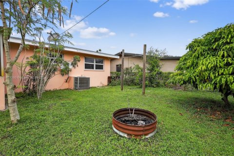 Casa en venta en Pembroke Pines, Florida, 2 dormitorios, 83.33 m2 № 1891204 - foto 29