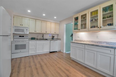 House in Venice, Florida 3 bedrooms, 123.1 sq.m. № 1747491 - photo 7