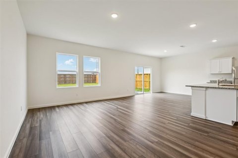 House in DeLand, Florida 4 bedrooms, 209.77 sq.m. № 2280115 - photo 4