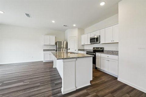 House in DeLand, Florida 4 bedrooms, 209.77 sq.m. № 2280115 - photo 14