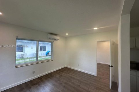 Villa ou maison à louer à North Miami Beach, Floride: 1 chambre № 1967775 - photo 7