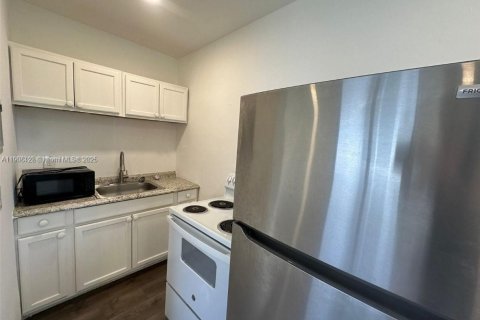 Villa ou maison à louer à North Miami Beach, Floride: 1 chambre № 1967775 - photo 5