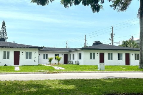 Villa ou maison à louer à North Miami Beach, Floride: 1 chambre № 1967775 - photo 12