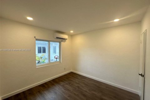 Villa ou maison à louer à North Miami Beach, Floride: 1 chambre № 1967775 - photo 11