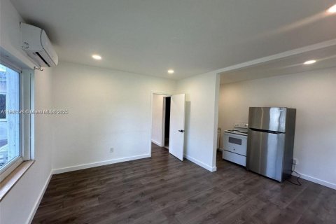 Villa ou maison à louer à North Miami Beach, Floride: 1 chambre № 1967775 - photo 6