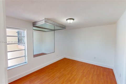 Copropriété à vendre à Miami, Floride: 2 chambres, 74.41 m2 № 1770851 - photo 11