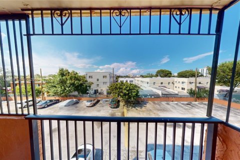 Copropriété à vendre à Miami, Floride: 2 chambres, 74.41 m2 № 1770851 - photo 13