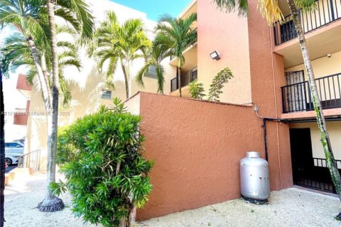 Copropriété à vendre à Miami, Floride: 2 chambres, 74.41 m2 № 1770851 - photo 14