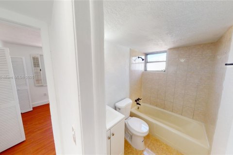 Copropriété à vendre à Miami, Floride: 2 chambres, 74.41 m2 № 1770851 - photo 9