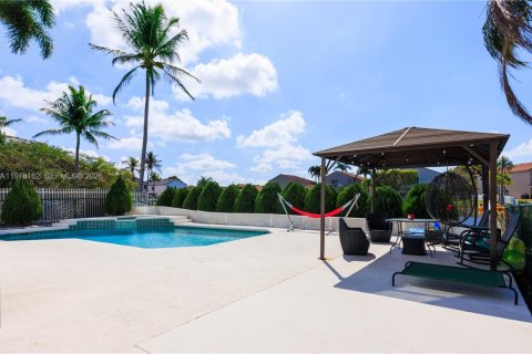 Casa en venta en Pembroke Pines, Florida, 4 dormitorios, 240.34 m2 № 2042607 - foto 22