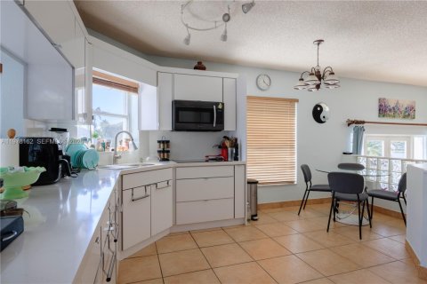 Casa en venta en Pembroke Pines, Florida, 4 dormitorios, 240.34 m2 № 2042607 - foto 27