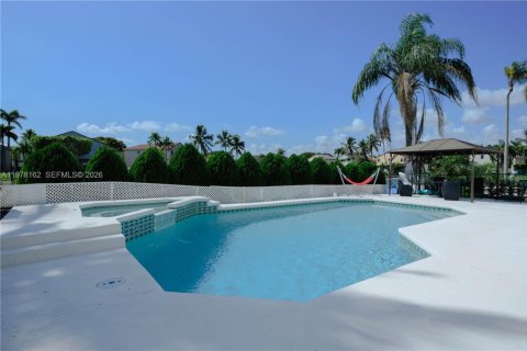 Casa en venta en Pembroke Pines, Florida, 4 dormitorios, 240.34 m2 № 2042607 - foto 24