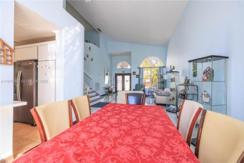 Casa en venta en Pembroke Pines, Florida, 4 dormitorios, 240.34 m2 № 2042607 - foto 29