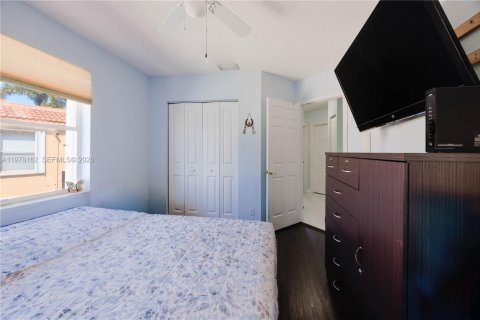 Casa en venta en Pembroke Pines, Florida, 4 dormitorios, 240.34 m2 № 2042607 - foto 12