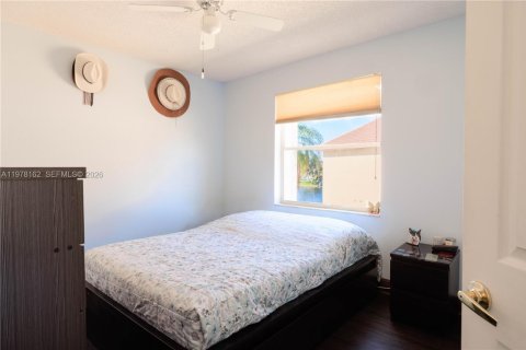 Casa en venta en Pembroke Pines, Florida, 4 dormitorios, 240.34 m2 № 2042607 - foto 11