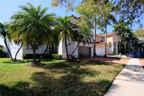 Villa ou maison à Pembroke Pines, Floride 4 chambres, 240.34 m2 № 2042607