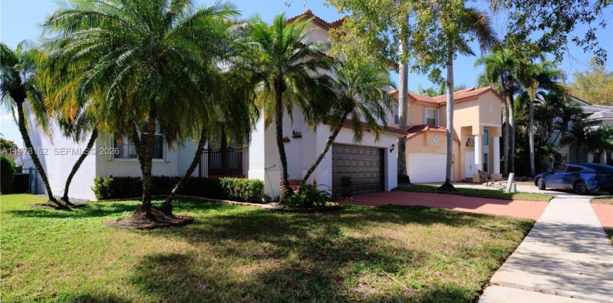Casa en Pembroke Pines, Florida 4 dormitorios, 240.34 m2 № 2042607