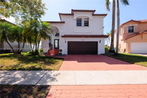 Casa en venta en Pembroke Pines, Florida, 4 dormitorios, 240.34 m2 № 2042607 - foto 2