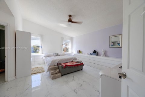 Casa en venta en Pembroke Pines, Florida, 4 dormitorios, 240.34 m2 № 2042607 - foto 13
