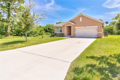Casa en alquiler en Port Charlotte, Florida, 3 dormitorios, 130.06 m2 № 1782739 - foto 1