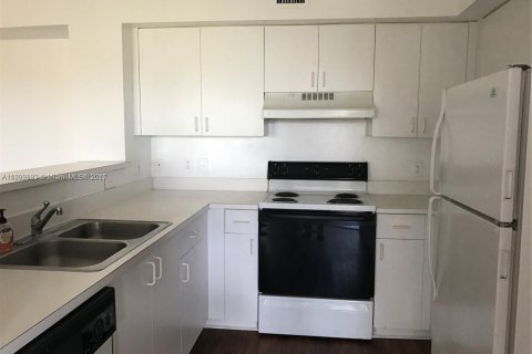 Copropriété à louer à Miramar, Floride: 2 chambres, 91.32 m2 № 1689475 - photo 6