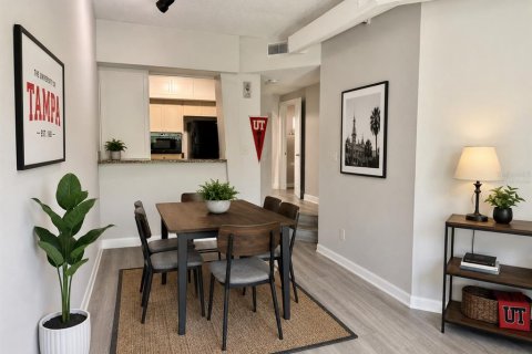 Condo in Tampa, Florida, 1 bedroom  № 2238638 - photo 10
