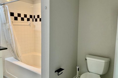 Condo in Tampa, Florida, 1 bedroom  № 2238638 - photo 15