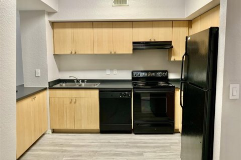 Condo in Tampa, Florida, 1 bedroom  № 2238638 - photo 2