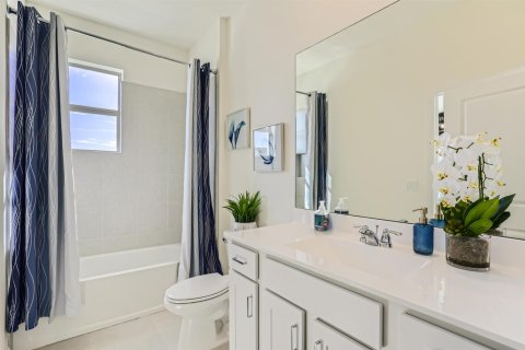 Townhouse in Port St. Lucie, Florida 3 bedrooms, 169.18 sq.m. № 2176412 - photo 19