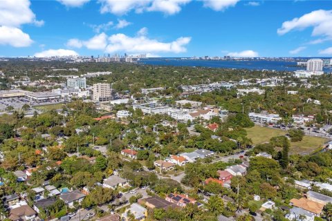 Villa ou maison à louer à Miami, Floride: 2 chambres, 83.61 m2 № 1867129 - photo 20