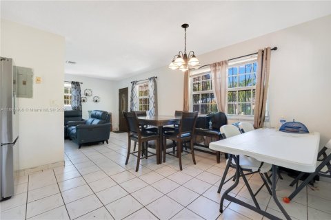 Villa ou maison à louer à Miami, Floride: 2 chambres, 83.61 m2 № 1867129 - photo 9