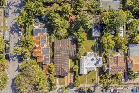 Villa ou maison à louer à Miami, Floride: 2 chambres, 83.61 m2 № 1867129 - photo 15