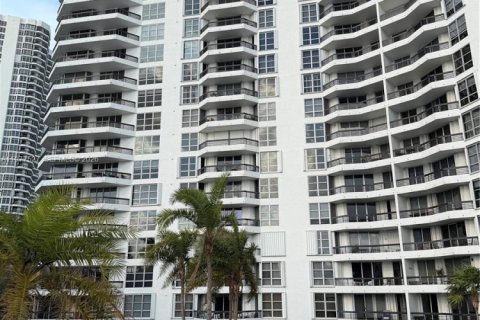 Купить кондоминиум в Авентура, Флорида 1 спальня, 97.55м2, № 2041854 - фото 2